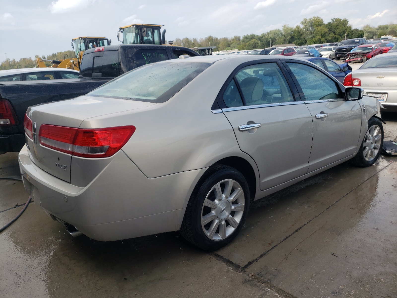 Photo 4 from auction – 2010 LINCOLN MKZ with VIN 3LNHL2GC4AR628727