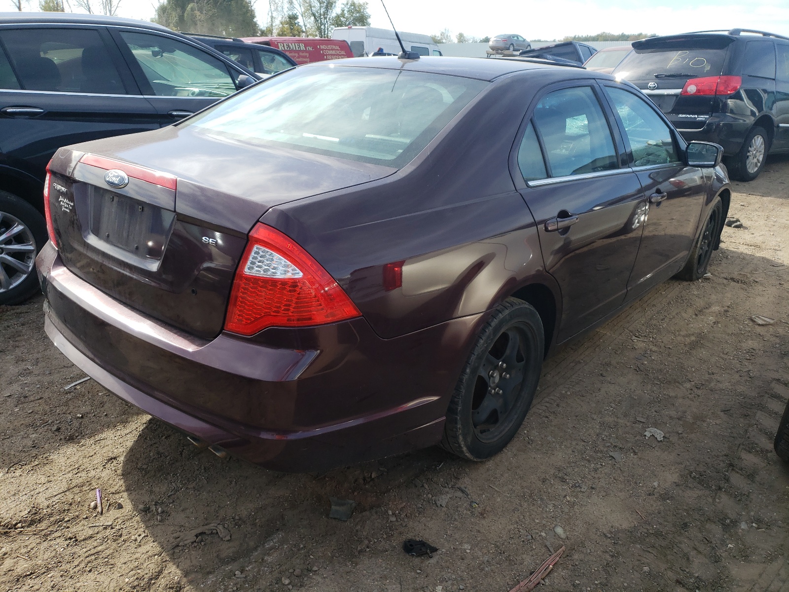 Photo 4 from auction – 2011 FORD FUSION SE with VIN 3FAHP0HA6BR219047