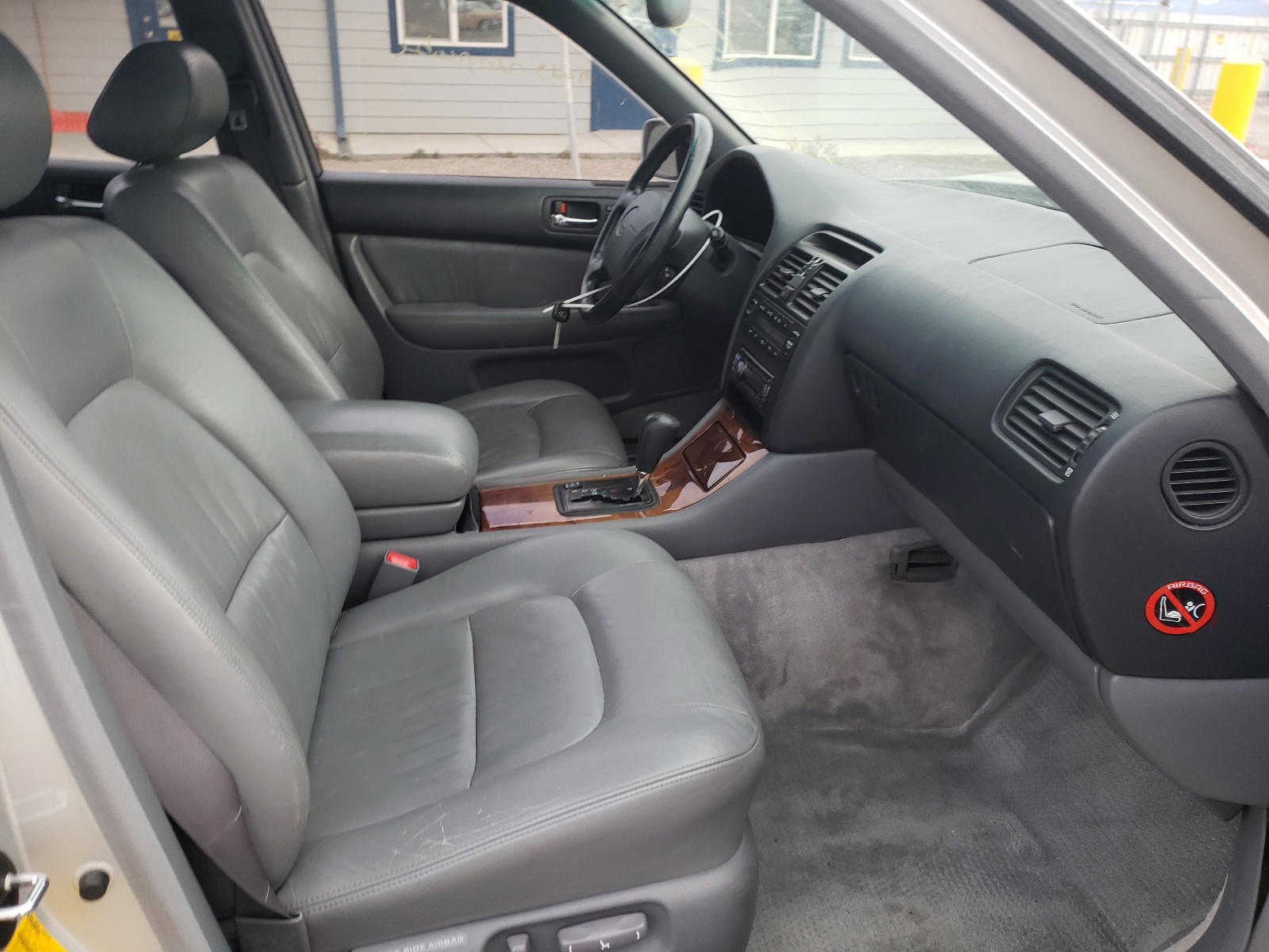 Photo 5 from auction – 1997 LEXUS LS 400 with VIN JT8BH28FXV0072741