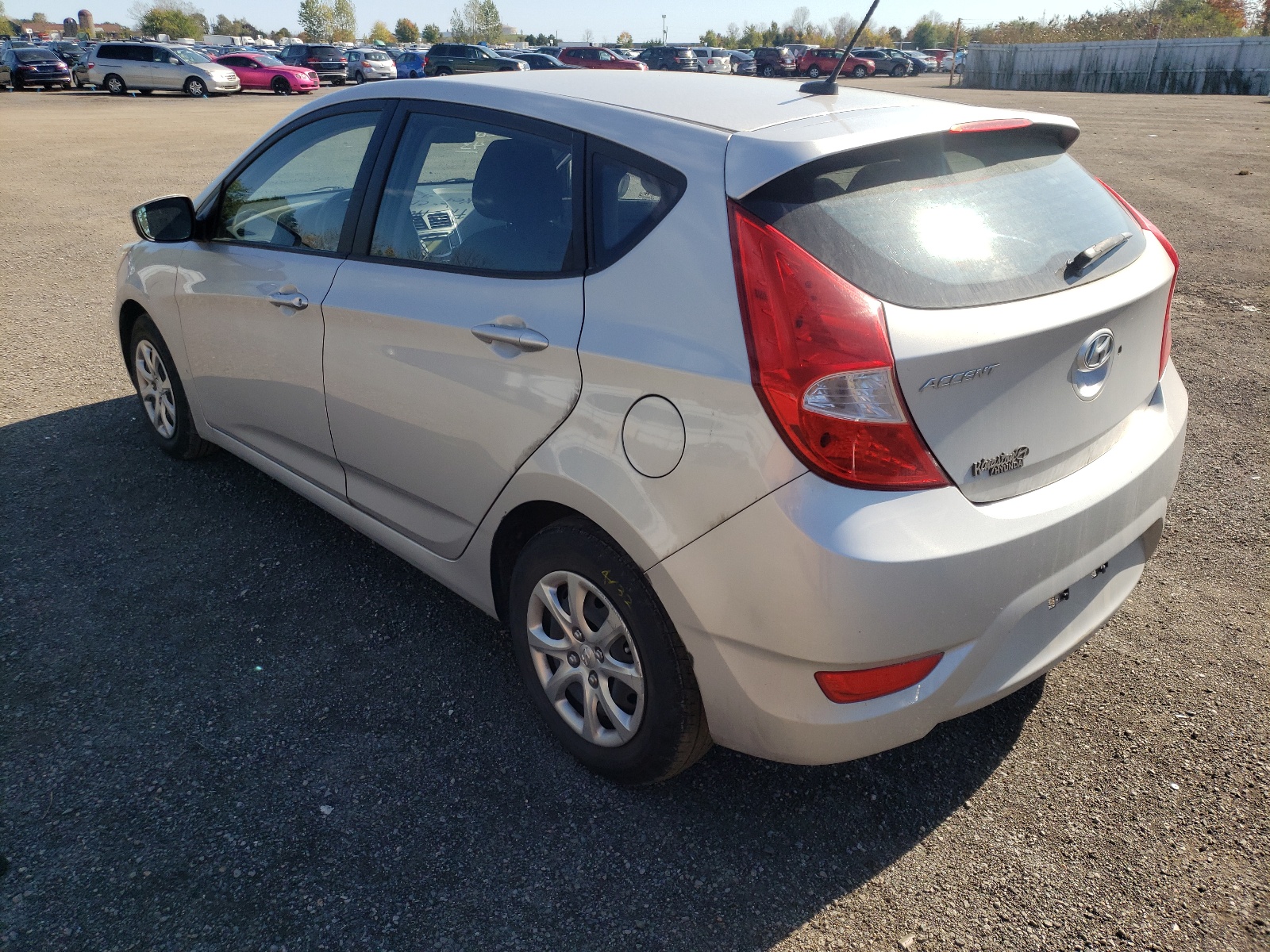 Photo 3 from auction – 2013 HYUNDAI ACCENT GLS with VIN KMHCT5AE7DU117046