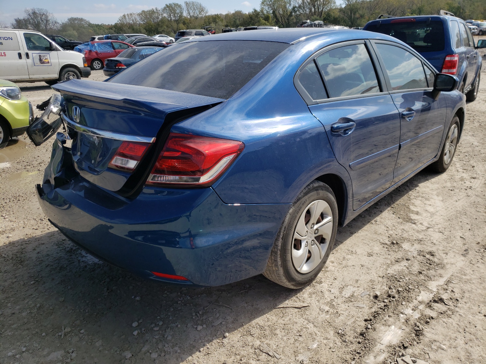 Zdjęcie 4 z aukcji – 2014 HONDA CIVIC LX z VIN 19XFB2F53EE270695