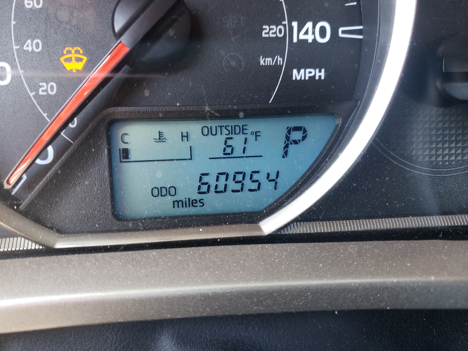 Photo 8 from auction – 2015 TOYOTA RAV4 XLE with VIN 2T3RFREV2FW325896