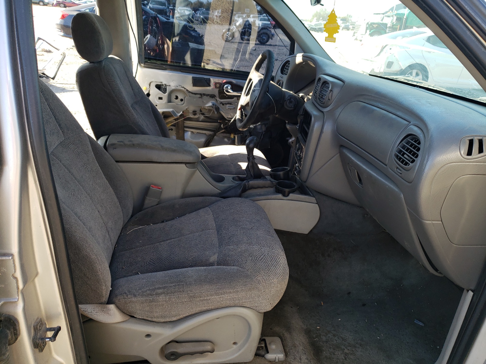 Photo 5 from auction – 2004 CHEVROLET TRAILBLAZE with VIN 1GNDS13S542234585