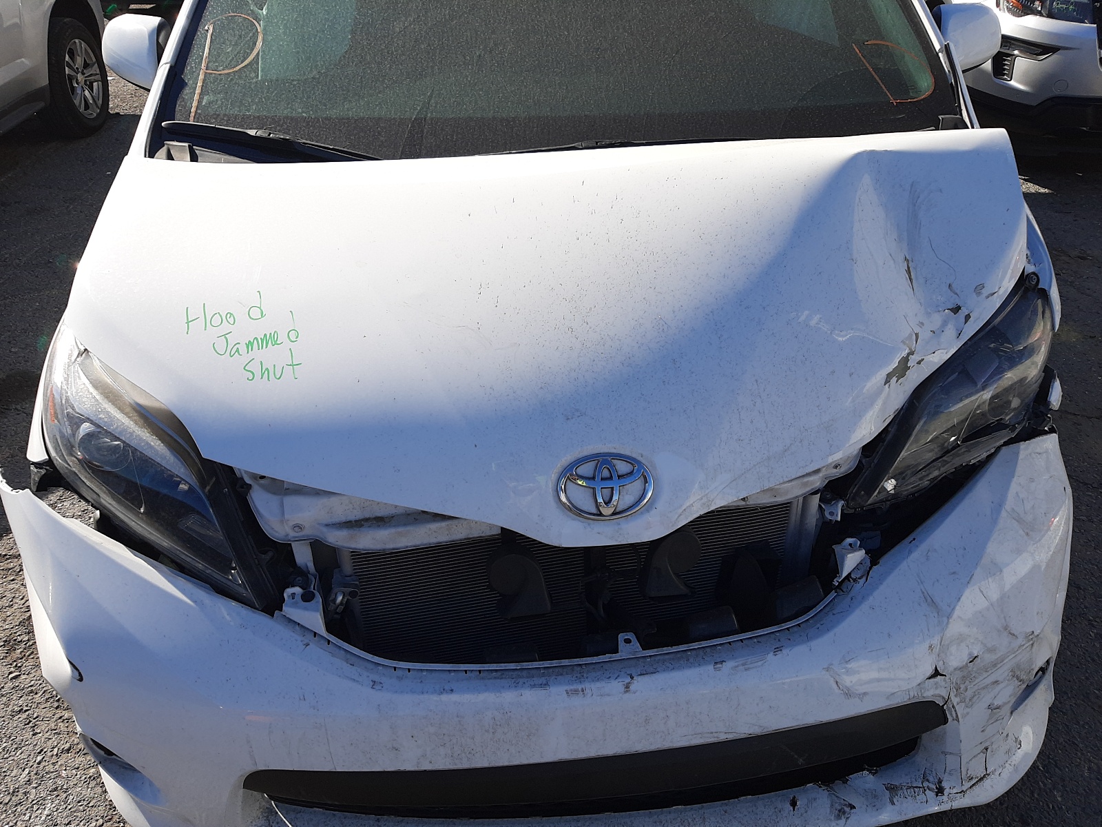 Photo 7 from auction – 2017 TOYOTA SIENNA SE with VIN 5TDXZ3DC3HS806045