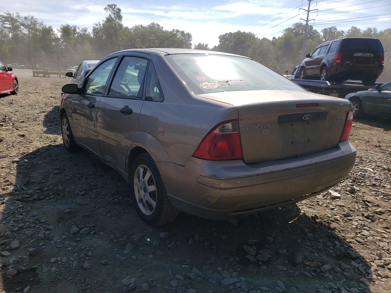 Photo 3 from auction – 2005 FORD FOCUS ZX4 with VIN 1FAFP34N45W183362