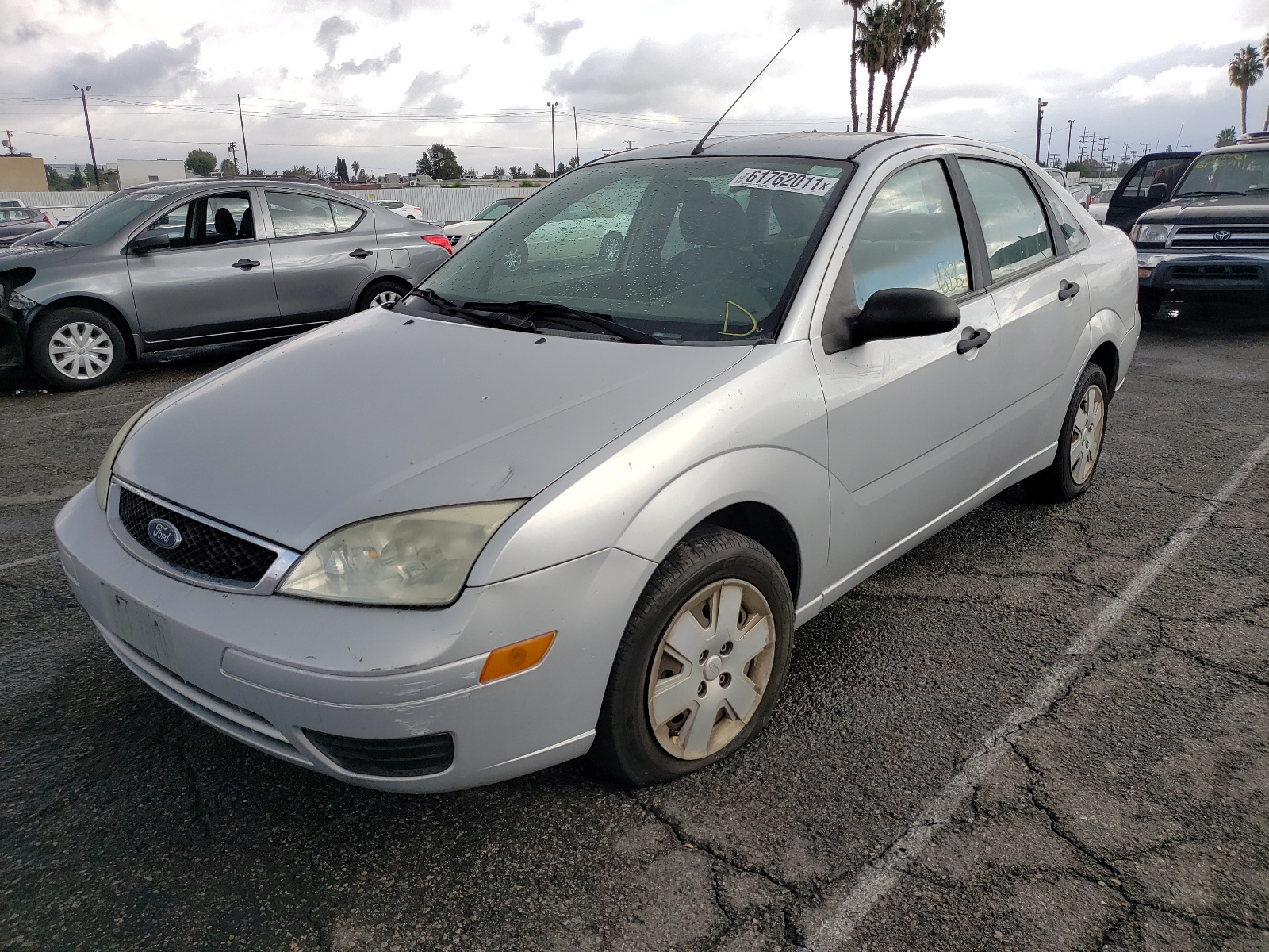 Photo 2 from auction – 2007 FORD FOCUS ZX4 with VIN 1FAFP34N57W225928