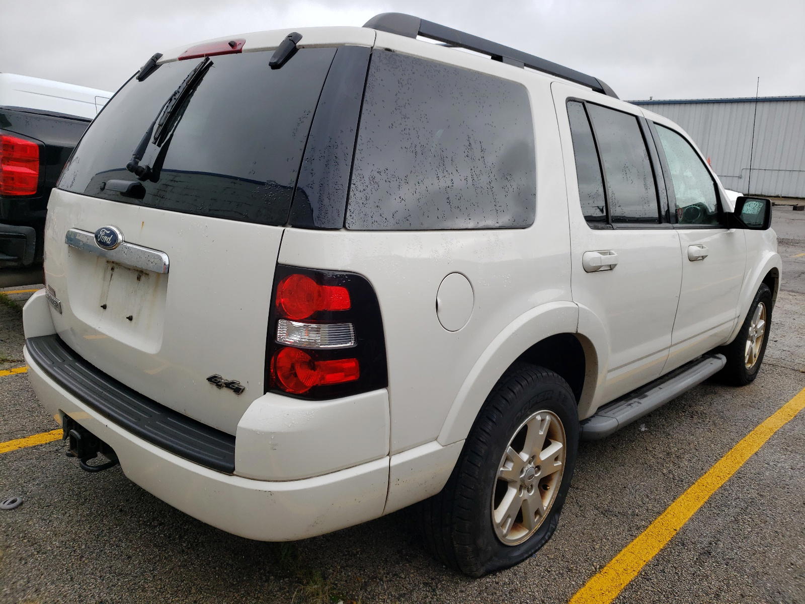 Photo 4 from auction – 2010 FORD EXPLORER X with VIN 1FMEU7DE5AUA92656