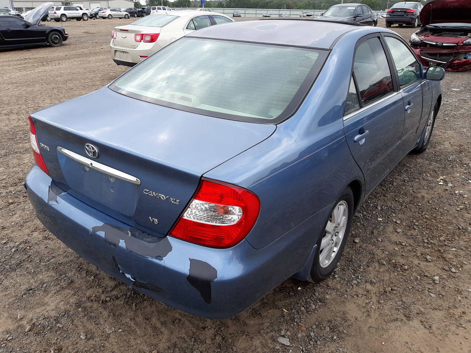 Photo 4 from auction – 2004 TOYOTA CAMRY LE with VIN 4T1BF30KX4U568146