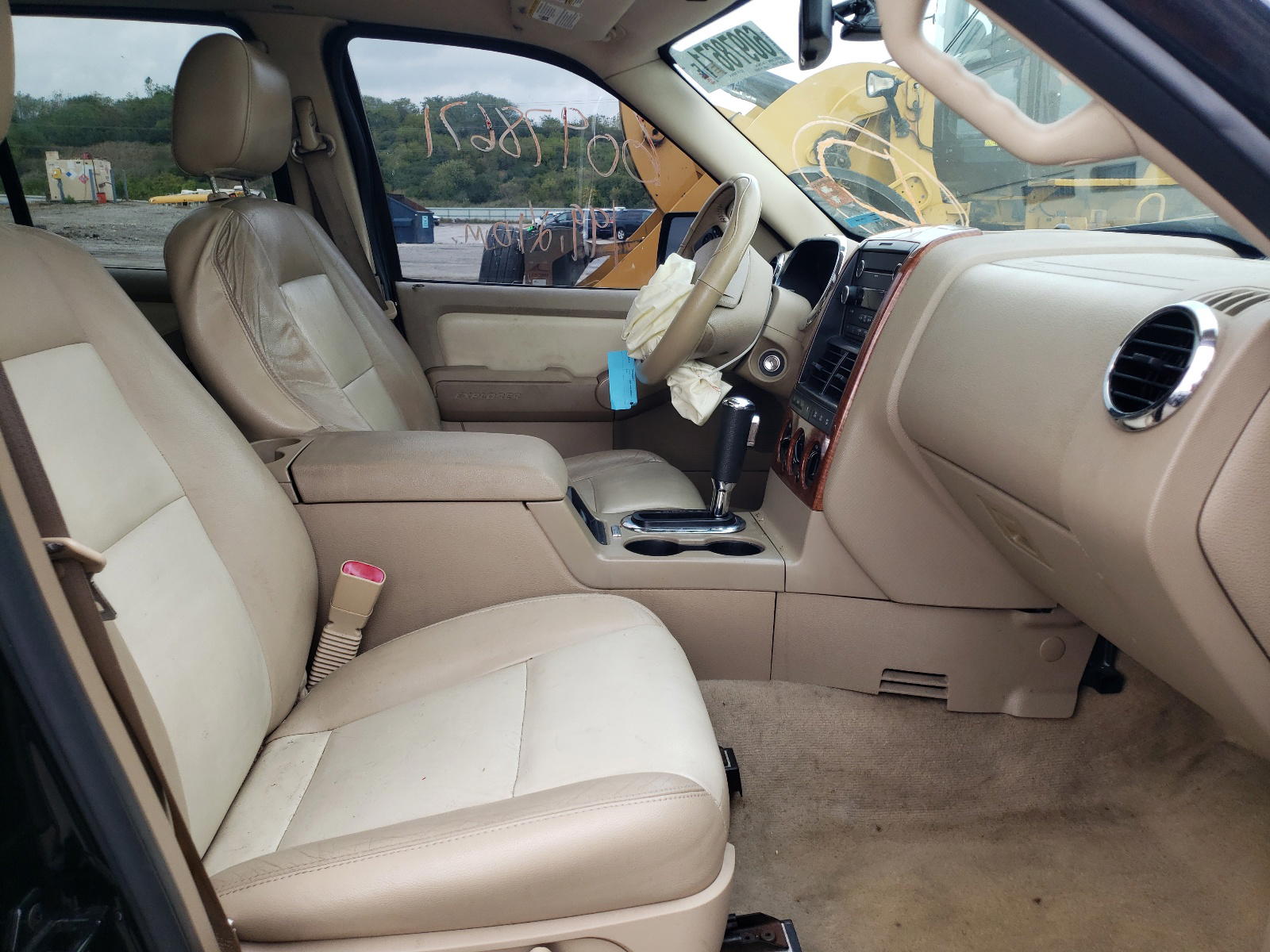 Photo 5 from auction – 2008 FORD EXPLORER E with VIN 1FMEU74E78UA29469