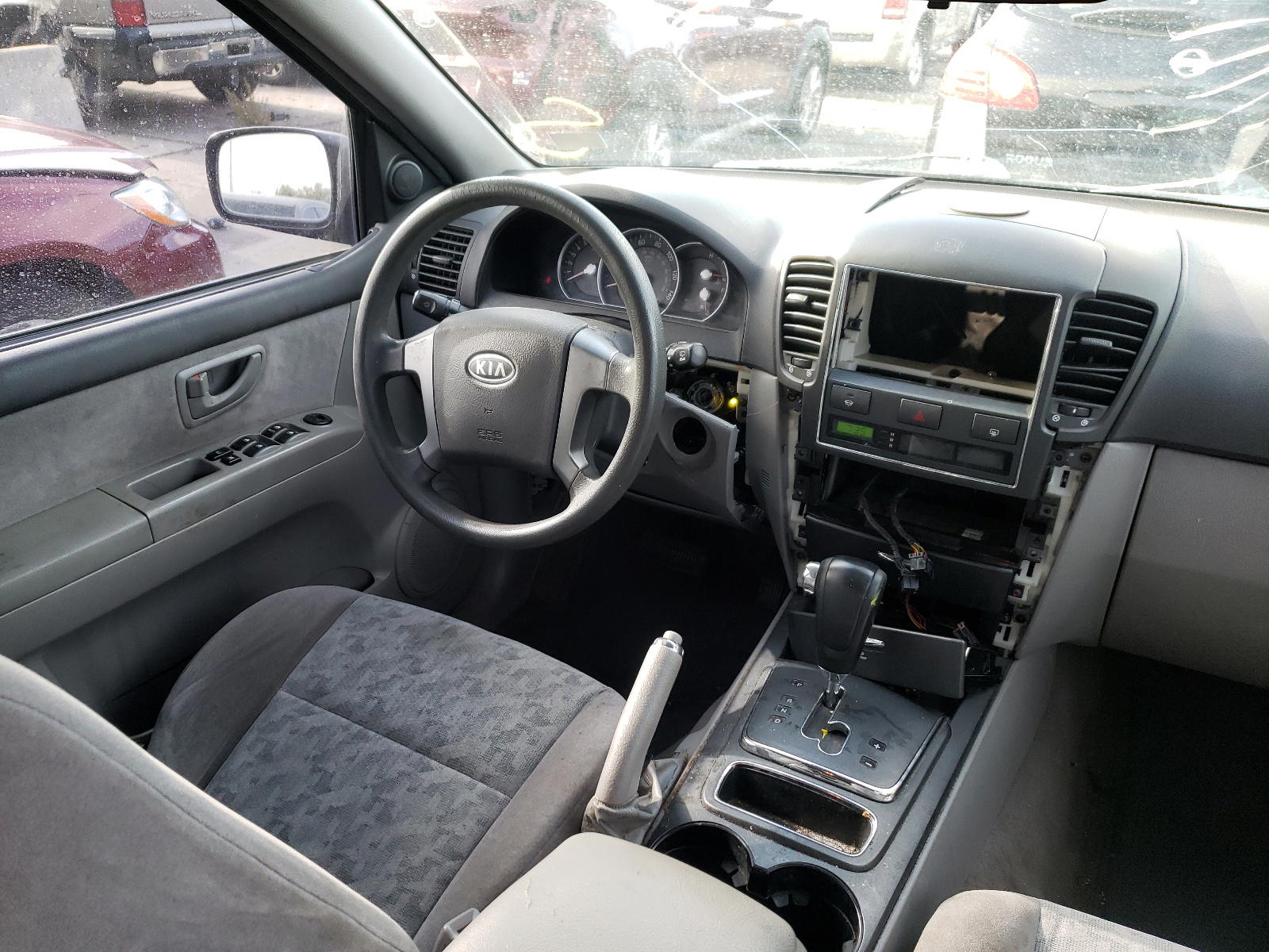 Photo 9 from auction – 2008 KIA SORENTO EX with VIN KNDJD735X85830752