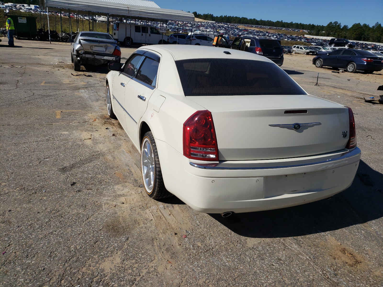 Photo 3 from auction – 2010 CHRYSLER 300C with VIN 2C3CA6CT6AH114640