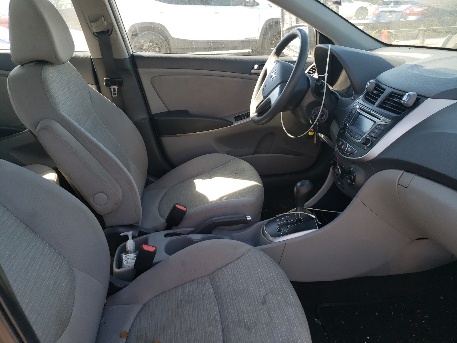 Photo 5 from auction – 2016 HYUNDAI ACCENT SE with VIN KMHCT4AE0GU117453