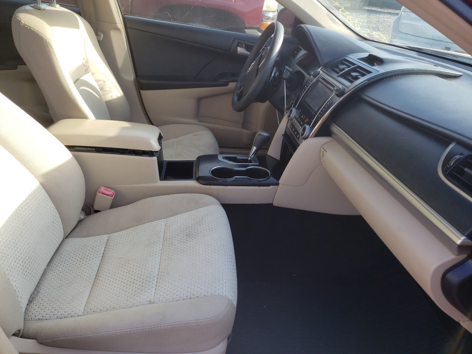 Photo 5 from auction – 2014 TOYOTA CAMRY L with VIN 4T1BF1FK4EU768999
