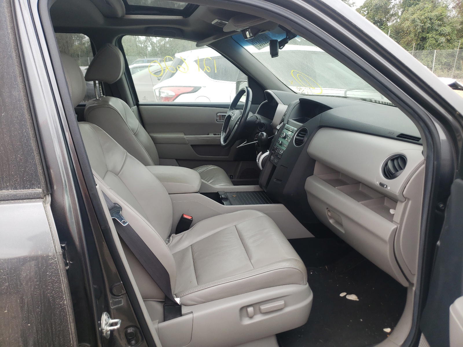 Photo 5 from auction – 2011 HONDA PILOT EXL with VIN 5FNYF4H59BB090956