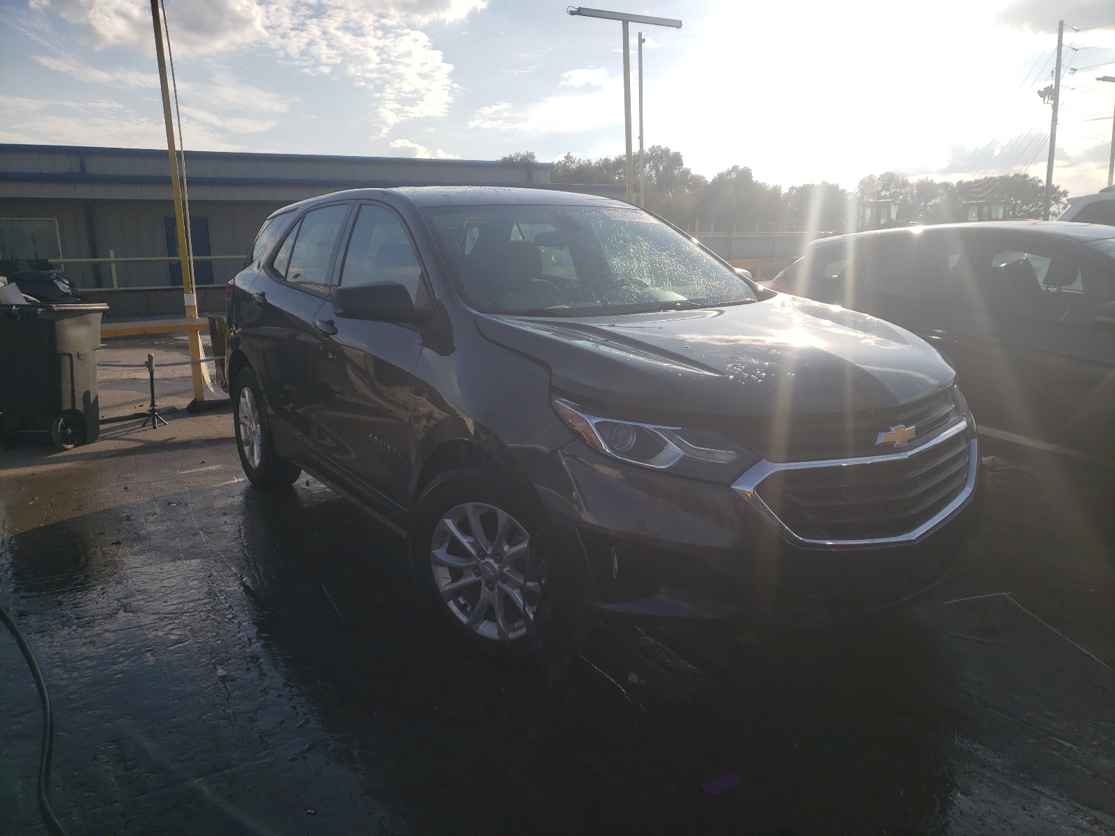 CHEVROLET EQUINOX LS 2018 with VIN 2GNAXHEV7J6192763 - Photo from auction