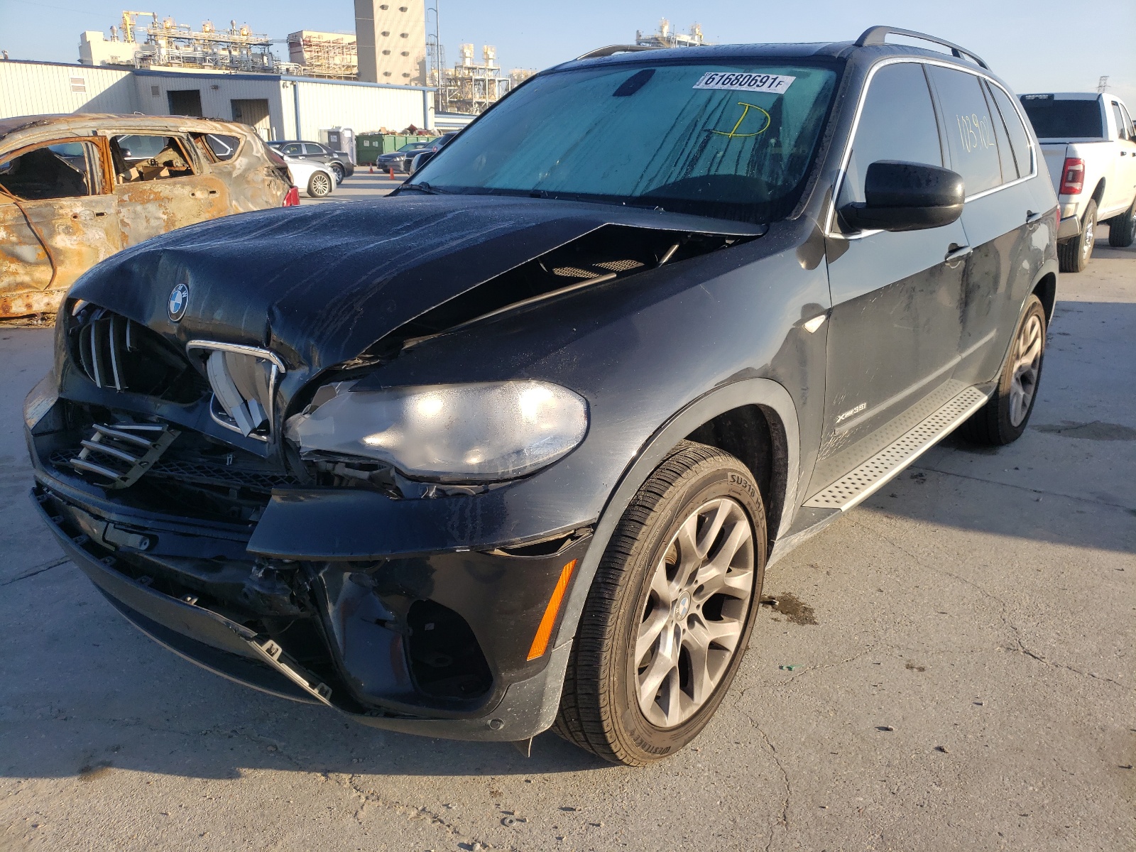 Photo 2 from auction – 2013 BMW X5 XDRIVE3 with VIN 5UXZV4C5XD0E14238