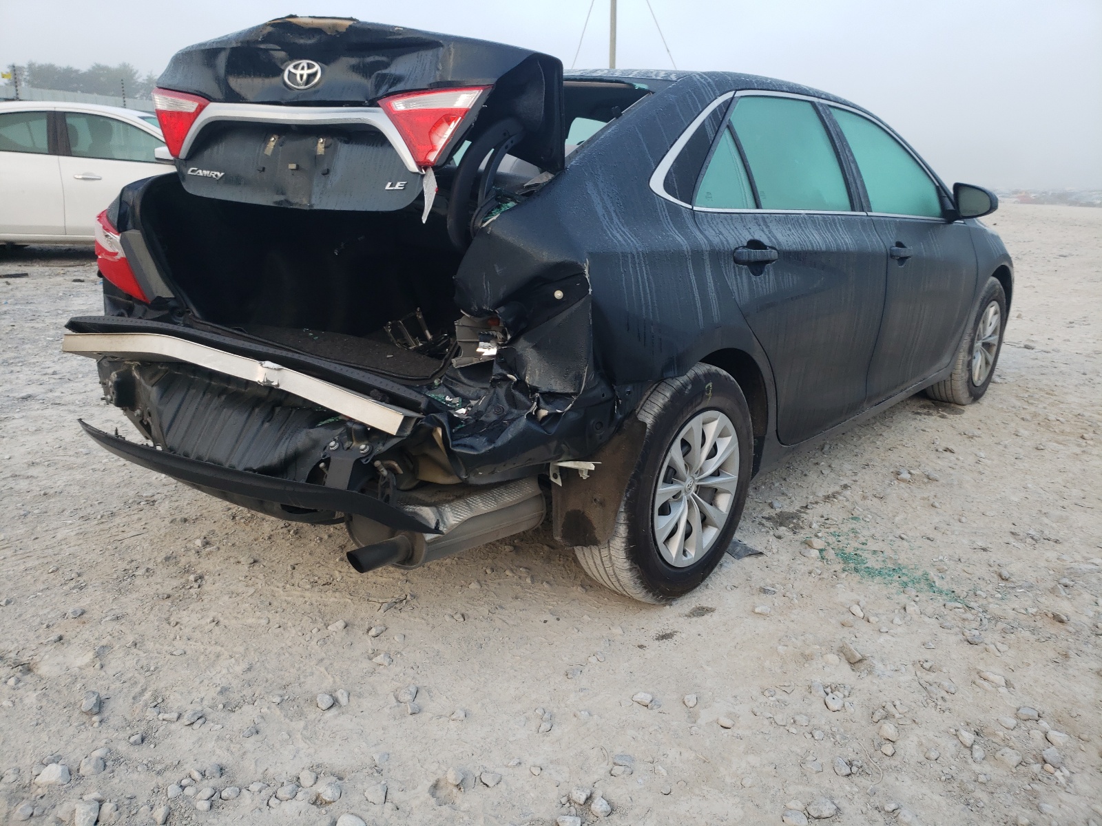Photo 4 from auction – 2016 TOYOTA CAMRY HYBR with VIN 4T1BF1FK7GU543074