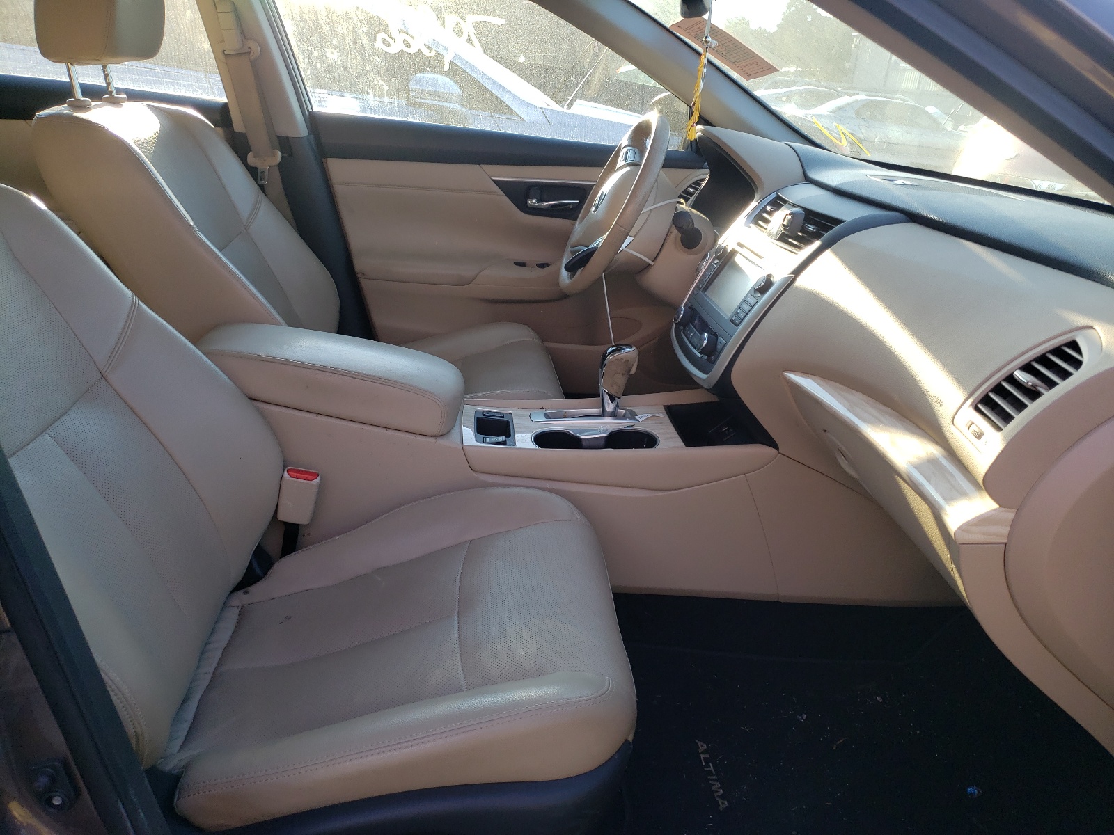 Photo 5 from auction – 2016 NISSAN ALTIMA 2.5 with VIN 1N4AL3AP8GC260010
