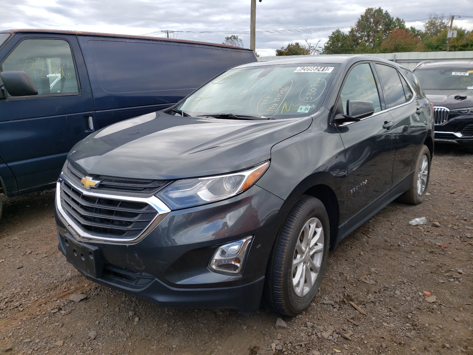 Photo 2 from auction – 2018 CHEVROLET EQUINOX LT with VIN 2GNAXJEV1J6330949