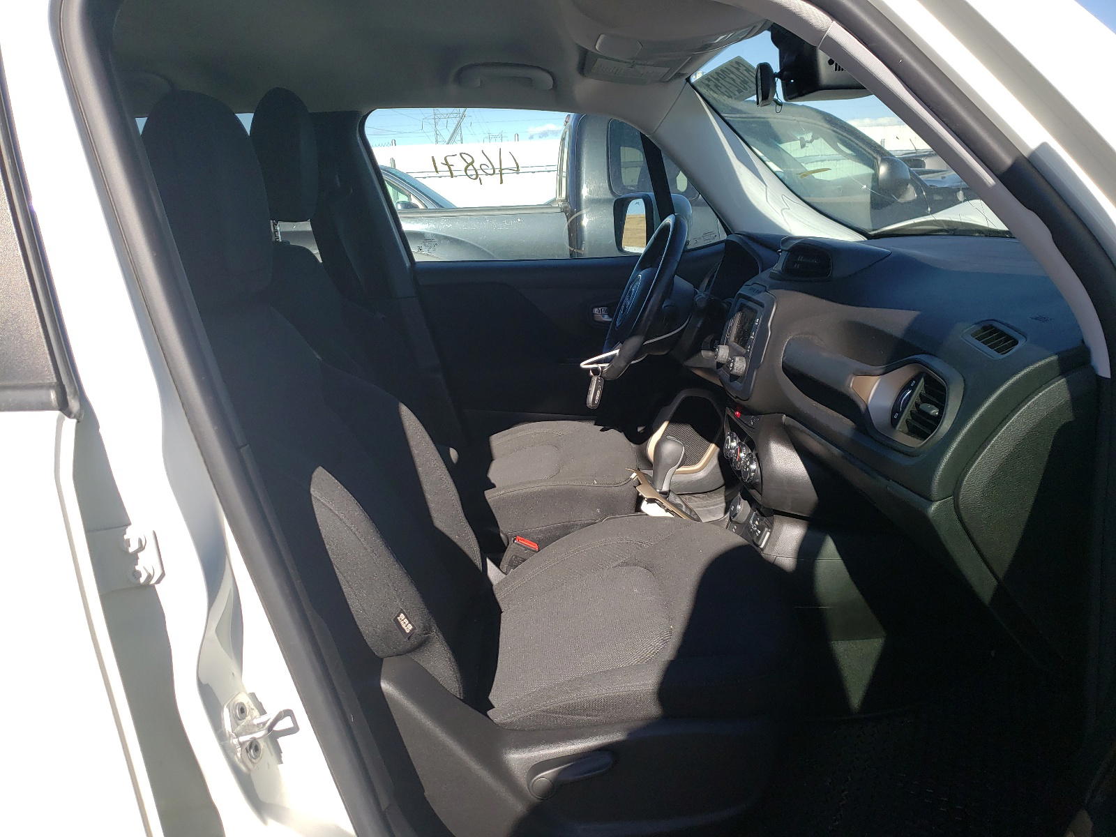 Photo 5 from auction – 2017 JEEP RENEGADE L with VIN ZACCJBBB9HPG42341