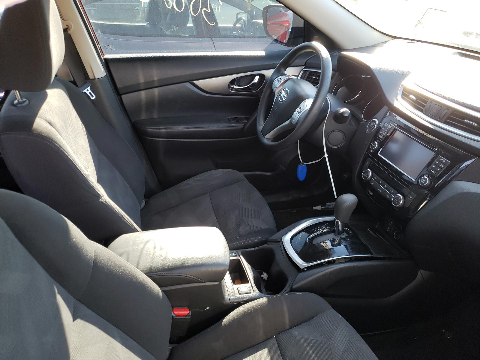 Photo 5 from auction – 2016 NISSAN ROGUE S with VIN KNMAT2MV2GP720169