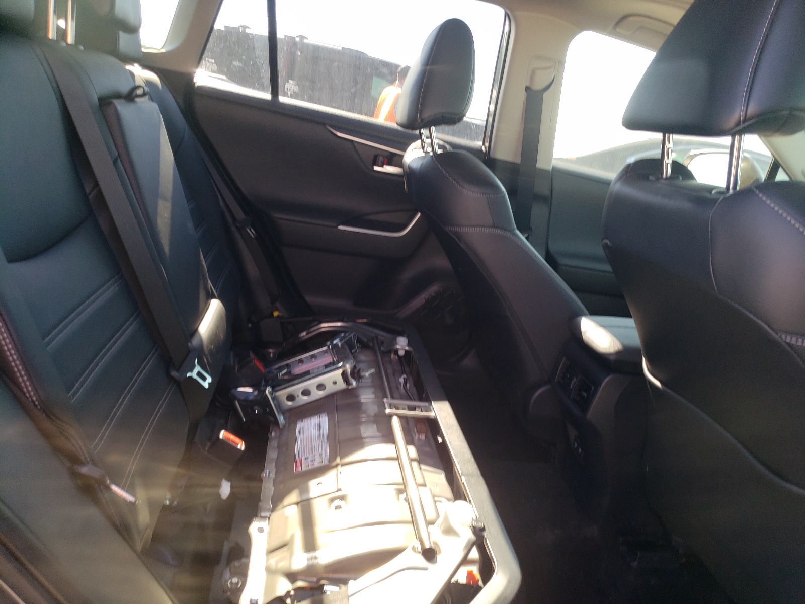 Photo 6 from auction – 2020 TOYOTA RAV4 LIMIT with VIN JTMD6RFV3LD001843