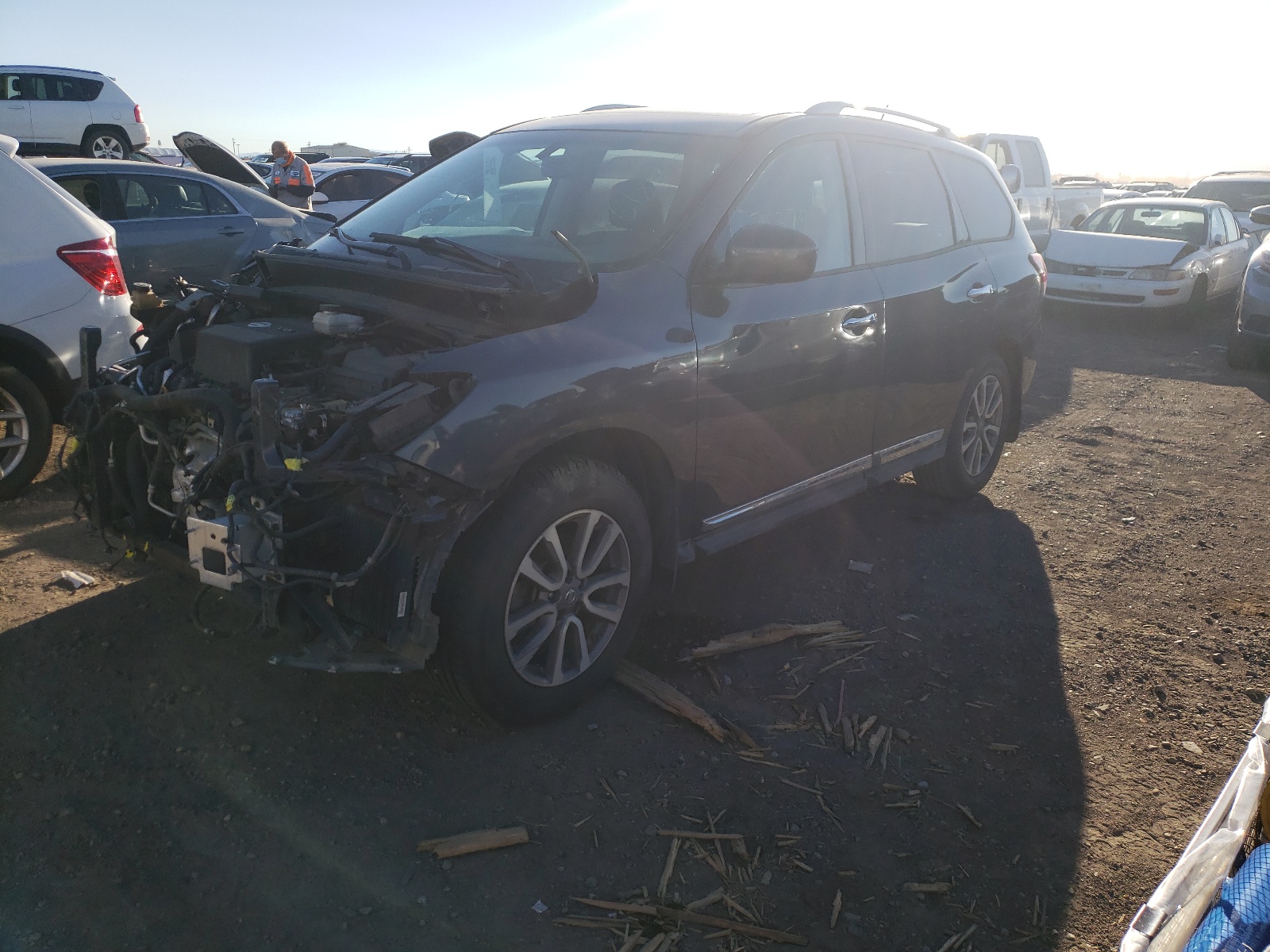 Photo 2 from auction – 2013 NISSAN PATHFINDER with VIN 5N1AR2MM6DC629782