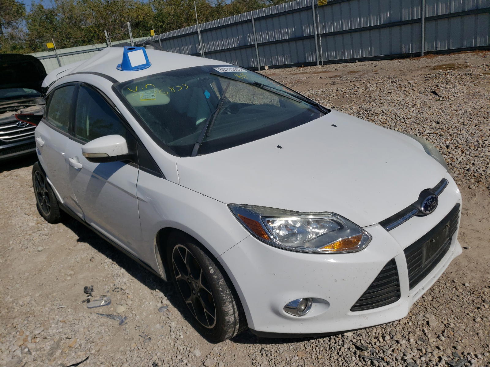 Photo 13 from auction – 2014 FORD FOCUS SE with VIN 1FADP3K28EL276855