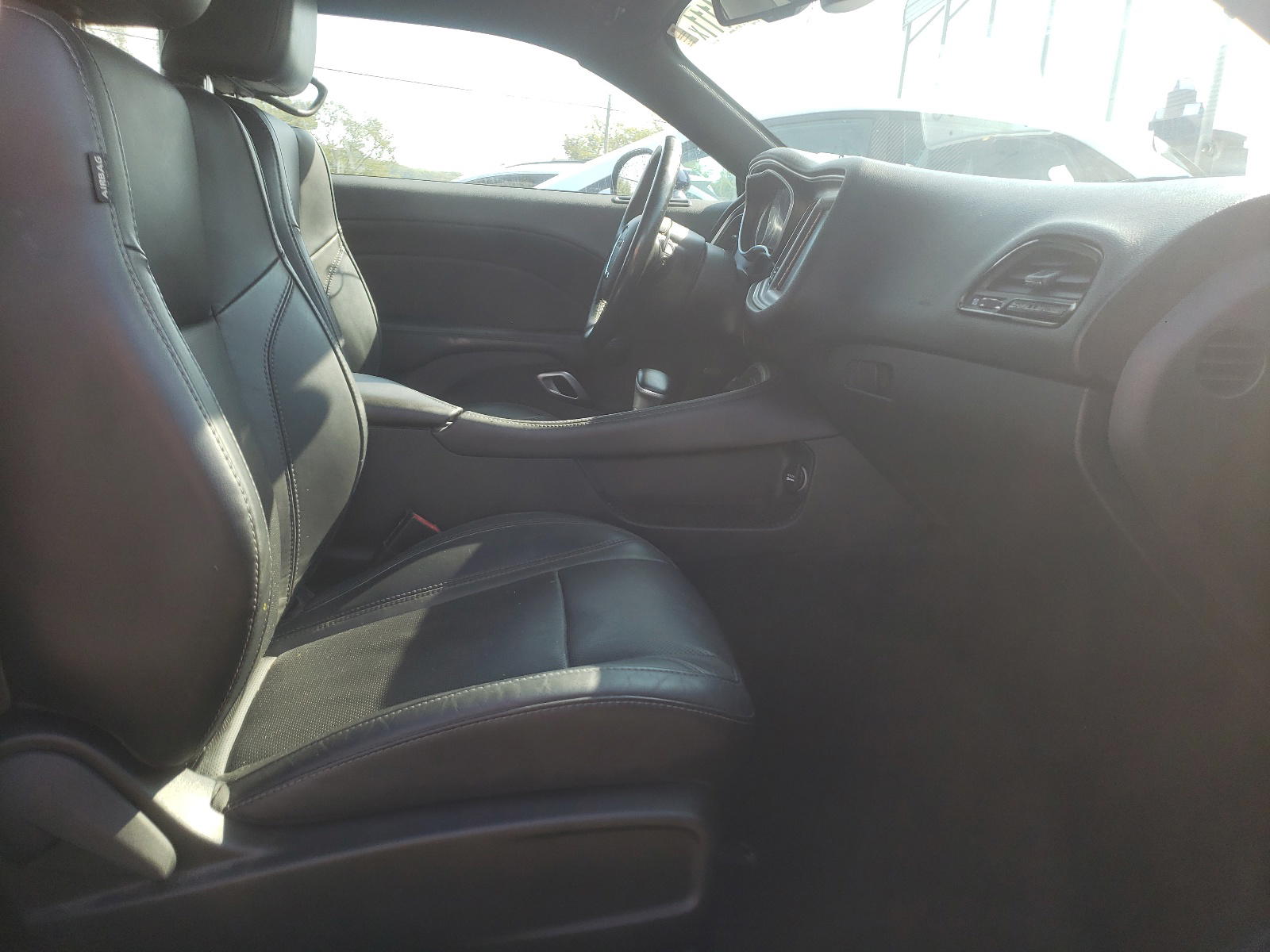 Photo 5 from auction – 2015 DODGE CHALLENGER with VIN 2C3CDZBG4FH715520