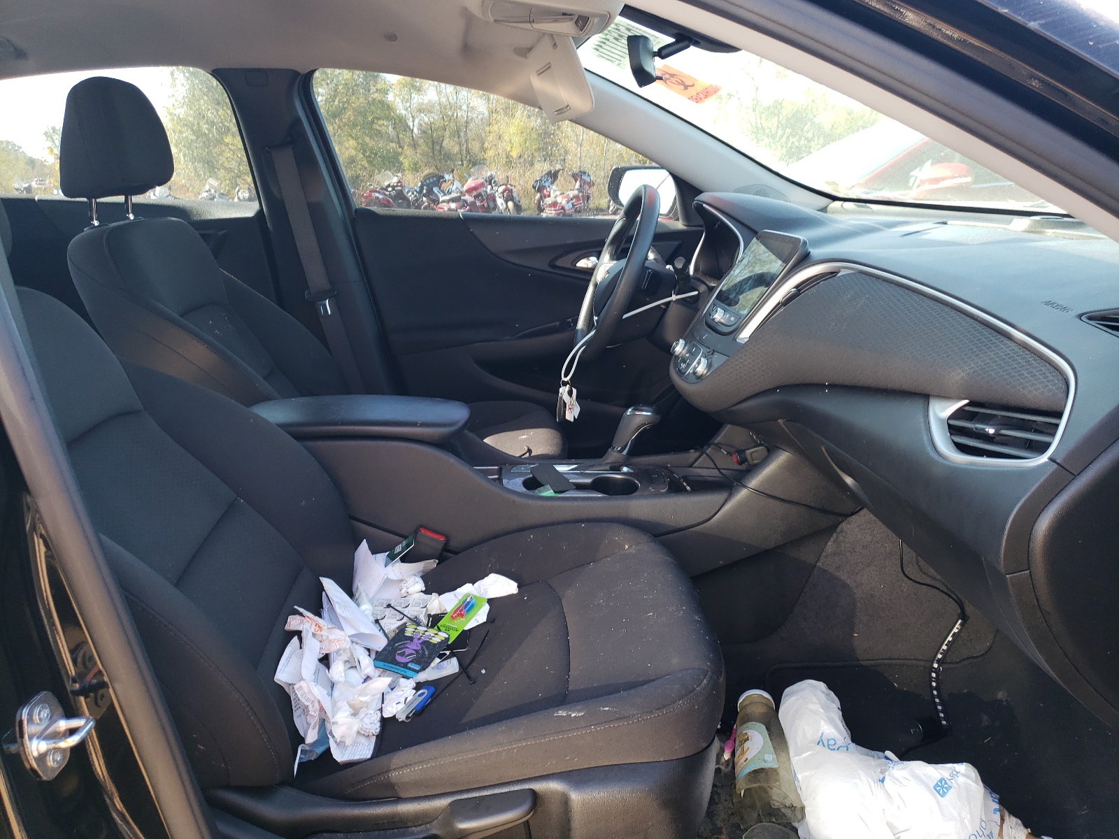 Photo 5 from auction – 2019 CHEVROLET MALIBU LS with VIN 1G1ZB5ST2KF221324