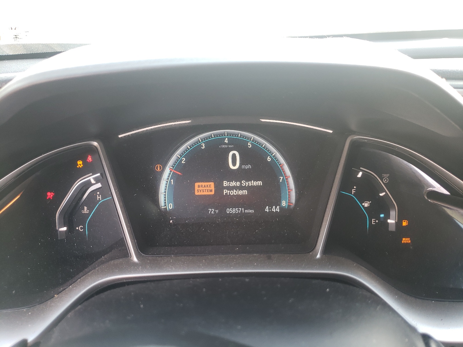Photo 8 from auction – 2017 HONDA CIVIC EX with VIN 19XFC1F38HE207277