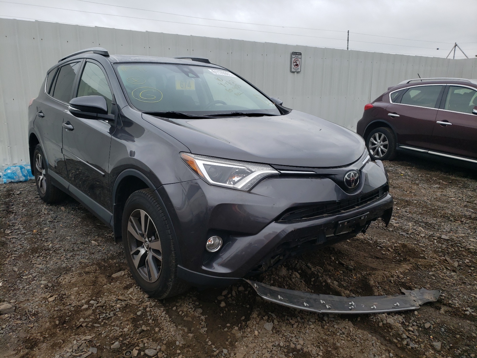 TOYOTA RAV4 XLE 2017 with VIN JTMRFREV0HJ702050 - Photo from auction