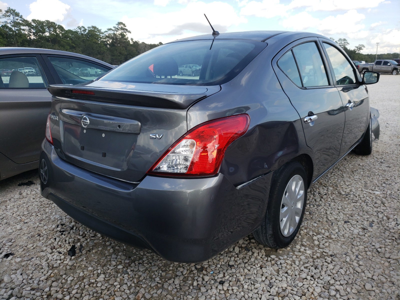 Photo 4 from auction – 2018 NISSAN VERSA S with VIN 3N1CN7AP2JL856670