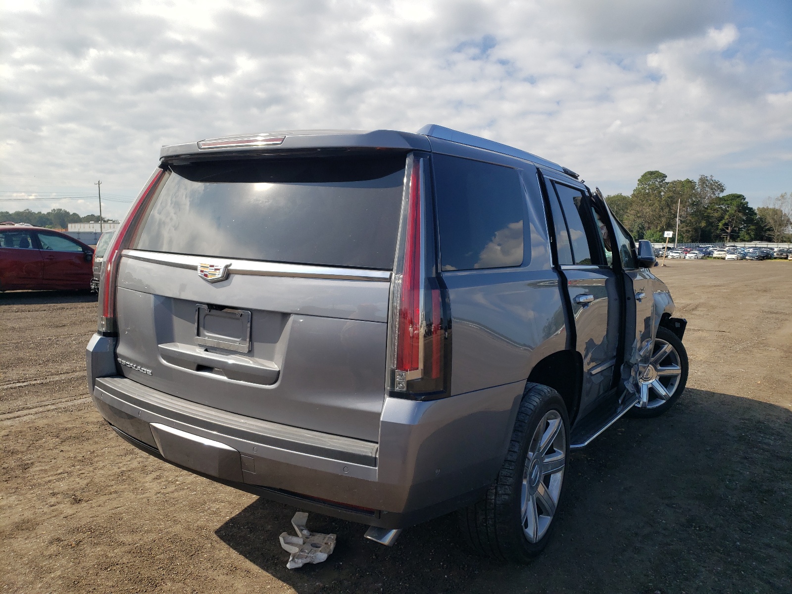Photo 4 from auction – 2018 CADILLAC ESCALADE L with VIN 1GYS3BKJ7JR239229