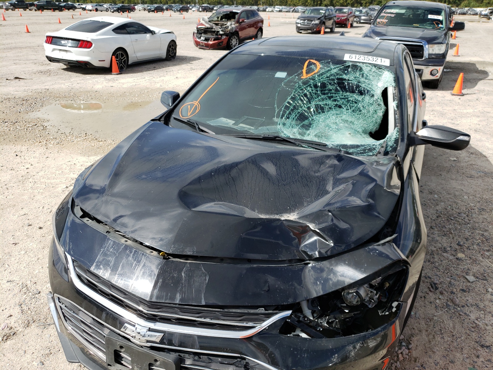 Photo 9 from auction – 2018 CHEVROLET MALIBU LT with VIN 1G1ZD5STXJF150978