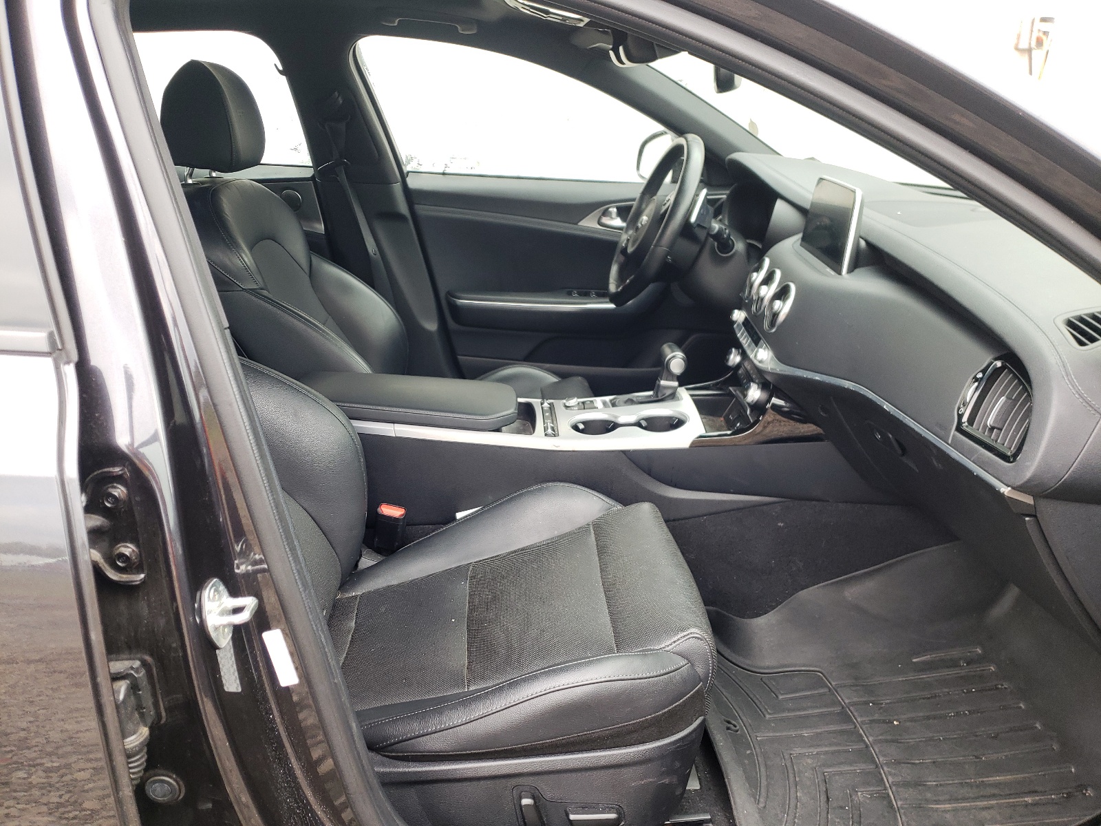 Zdjęcie 5 z aukcji – 2018 KIA STINGER GT z VIN KNAE45LC7J6029939