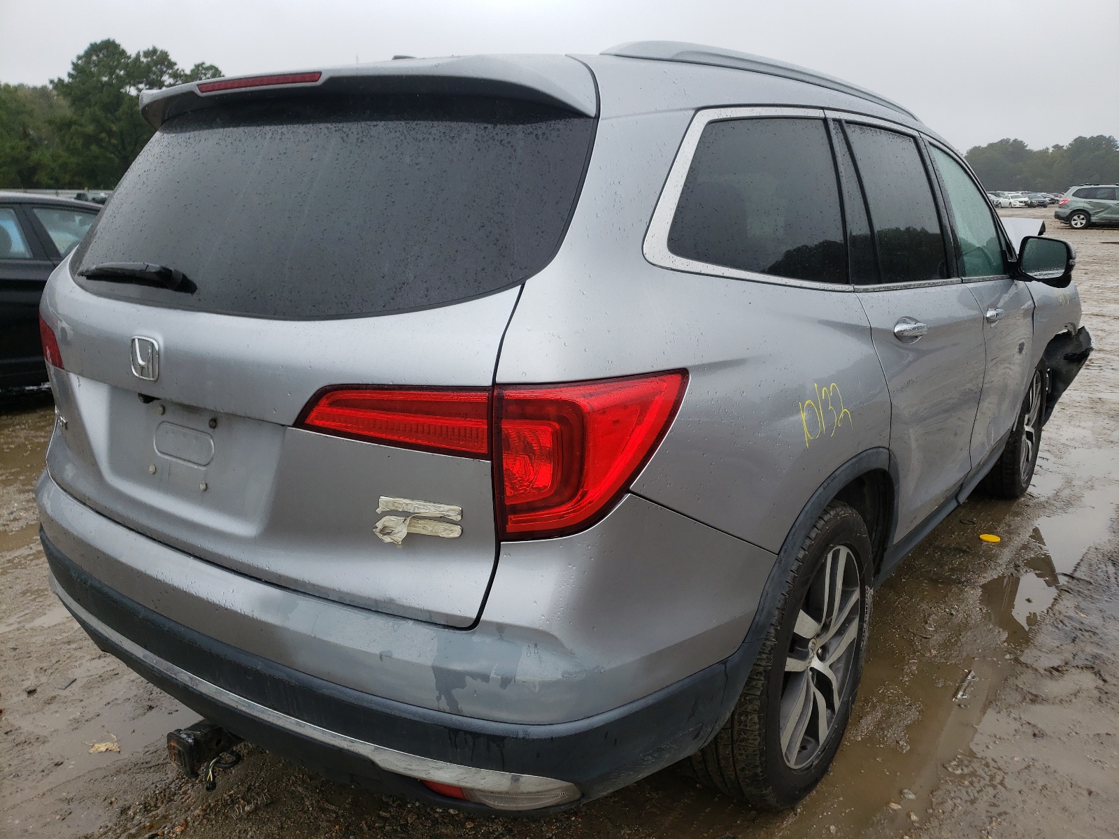 Photo 4 from auction – 2016 HONDA PILOT TOUR with VIN 5FNYF6H91GB073302