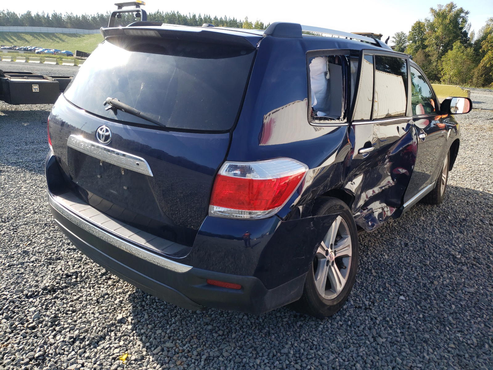 Photo 4 from auction – 2013 TOYOTA HIGHLANDER with VIN 5TDYK3EH7DS100323