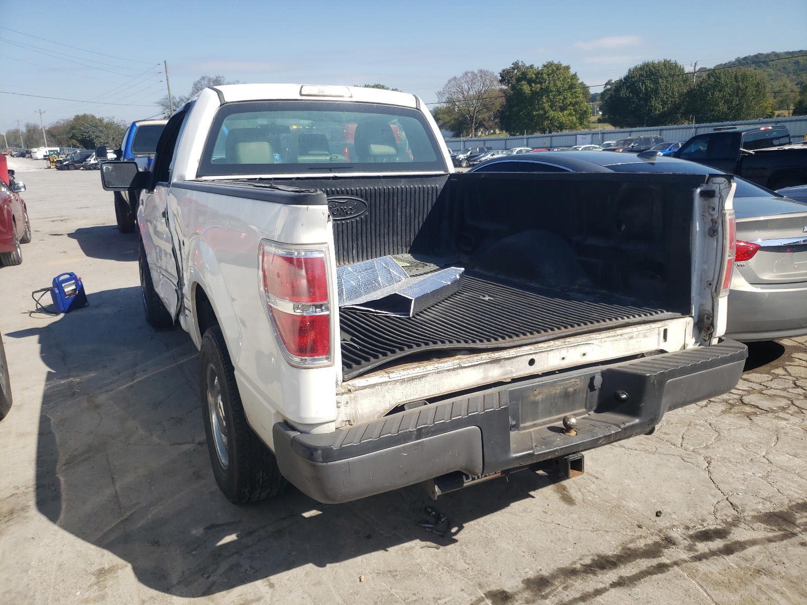 Photo 3 from auction – 2011 FORD F150 with VIN 1FTMF1CM5BKD83820