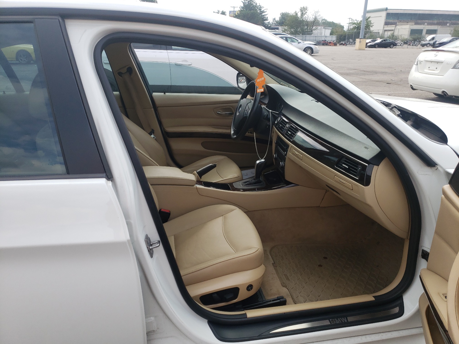 Photo 5 from auction – 2011 BMW 328 XI with VIN WBAPK7G53BNN78325
