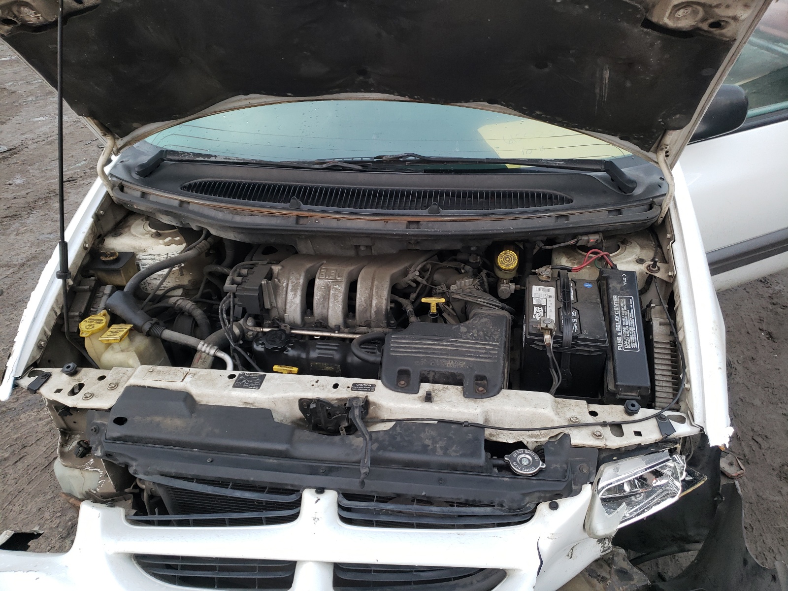 Photo 7 from auction – 1999 DODGE GRAND CARA with VIN 2B4GP44G2XR266058