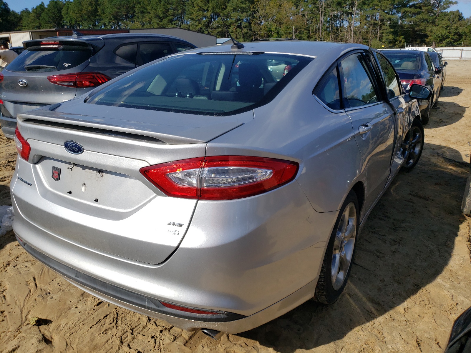 Photo 4 from auction – 2013 FORD FUSION SE with VIN 3FA6P0HR0DR294925