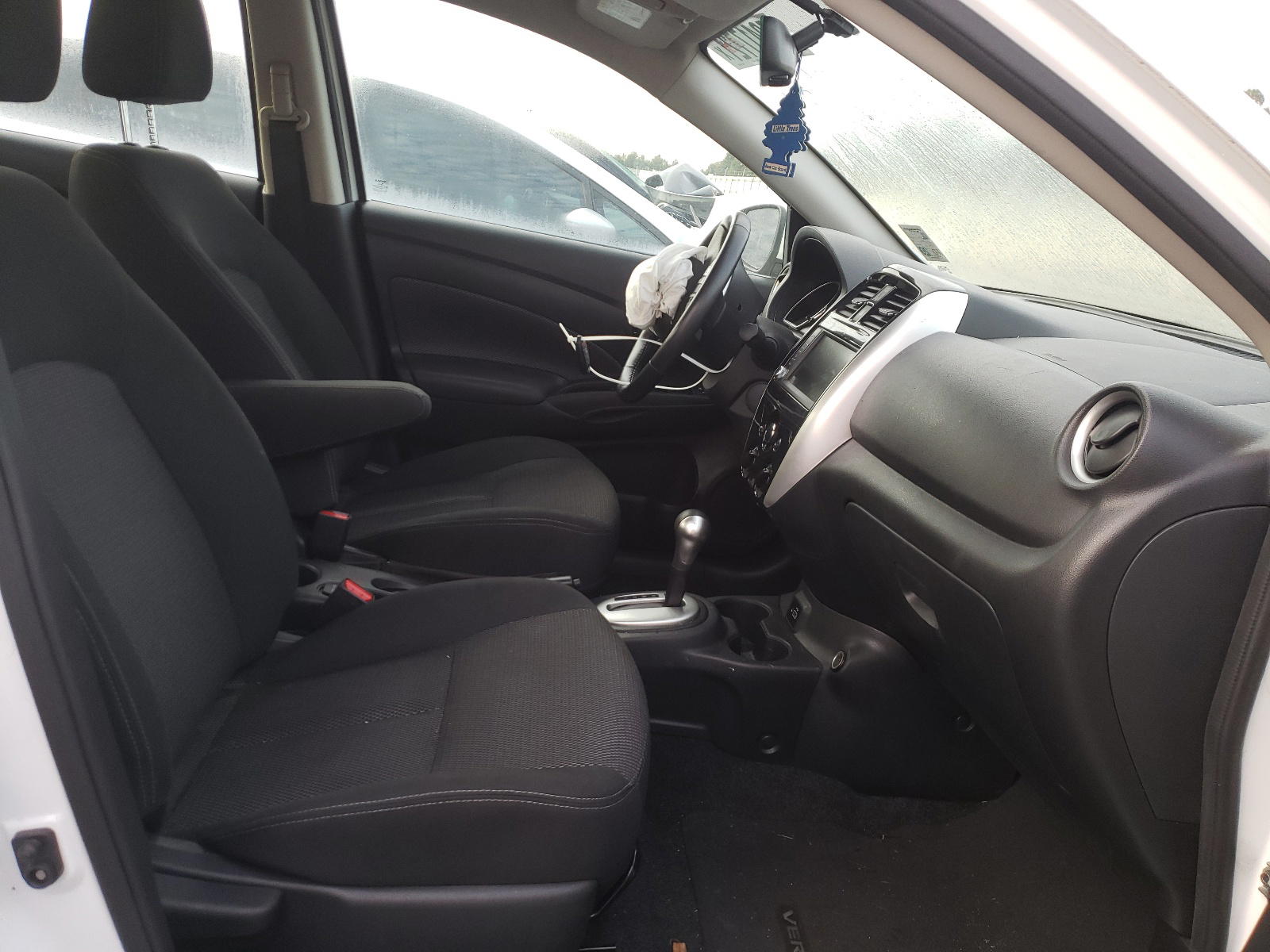 Photo 5 from auction – 2019 NISSAN VERSA S with VIN 3N1CN7AP3KL812243