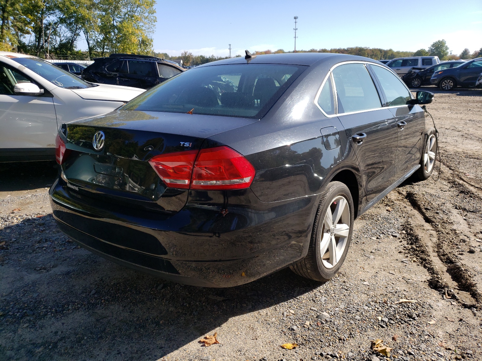 Photo 4 from auction – 2015 VOLKSWAGEN PASSAT S with VIN 1VWAT7A38FC084201