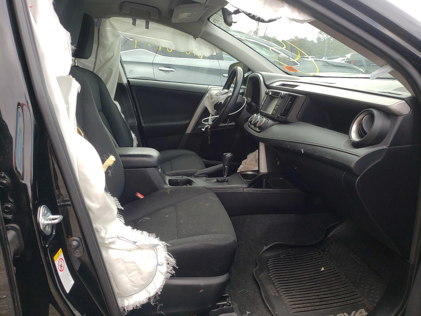 Photo 5 from auction – 2017 TOYOTA RAV4 LE with VIN 2T3BFREV2HW667322