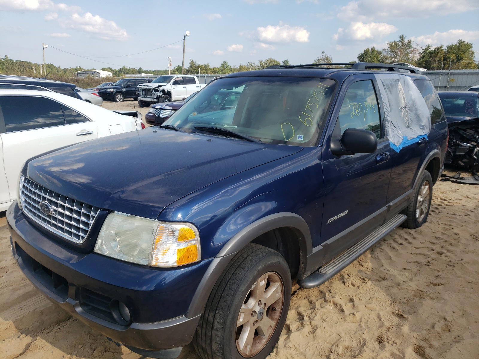 Photo 2 from auction – 2004 FORD EXPLORER X with VIN 1FMDU73W94UB06309