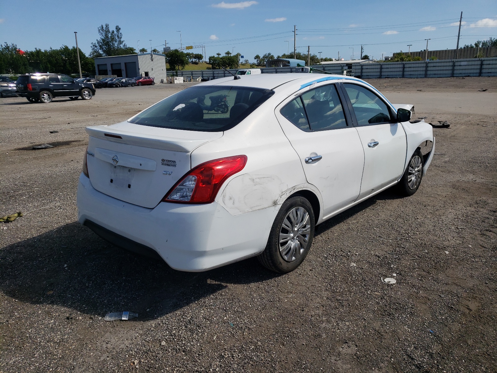 Photo 4 from auction – 2017 NISSAN VERSA S with VIN 3N1CN7AP6HL815873