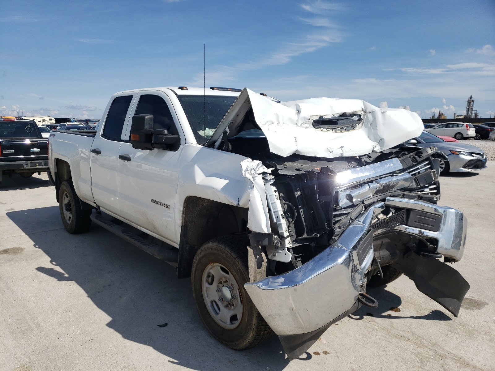 CHEVROLET SILVERADO 2018 with VIN 1GC2KUEY2JZ221427 - Photo from auction