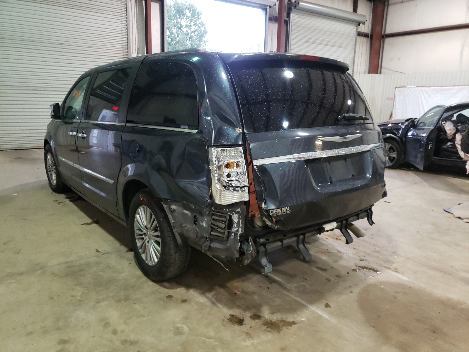 Photo 3 from auction – 2013 CHRYSLER TOWN & COU with VIN 2C4RC1CG9DR708546