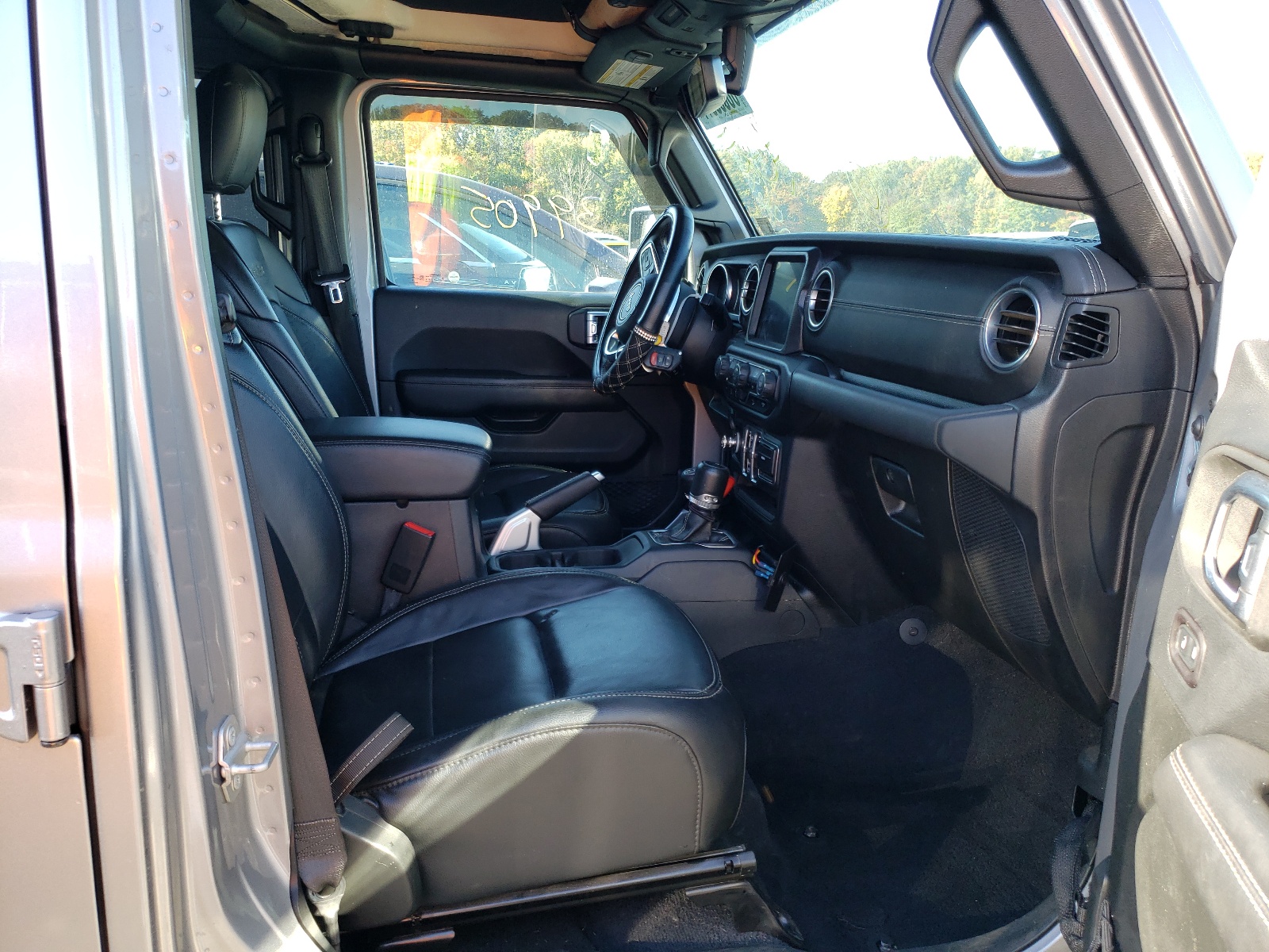 Photo 5 from auction – 2018 JEEP WRANGLER U with VIN 1C4HJXEG5JW272413
